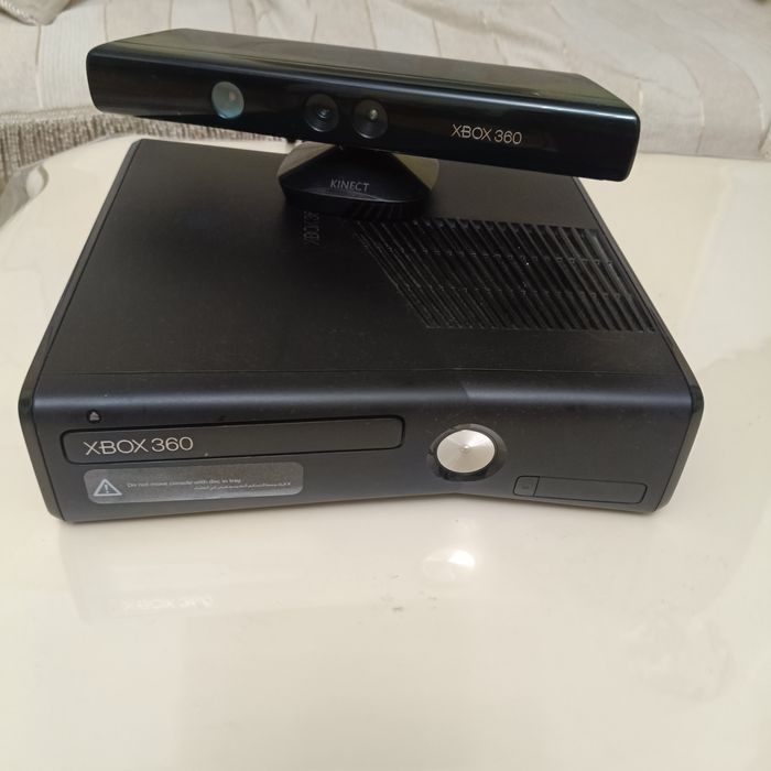 Xbox-360 + kinect. 360