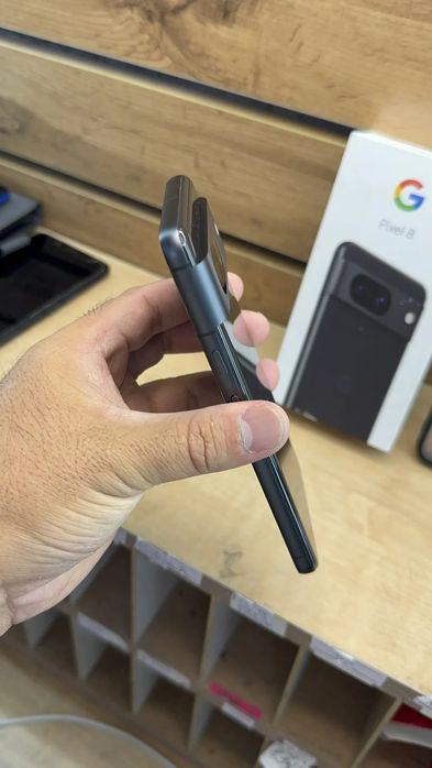 Pixel 8 Почти новый!