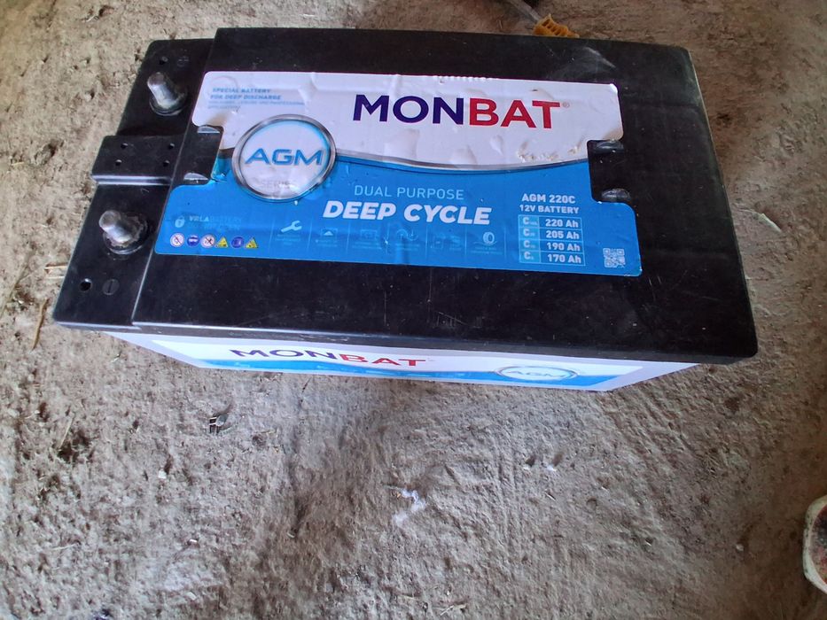 Vand 4 bateri monbat,panou solar