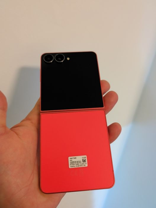 Telefon Samsung Galaxy Flip 7 512GB stare perfecta