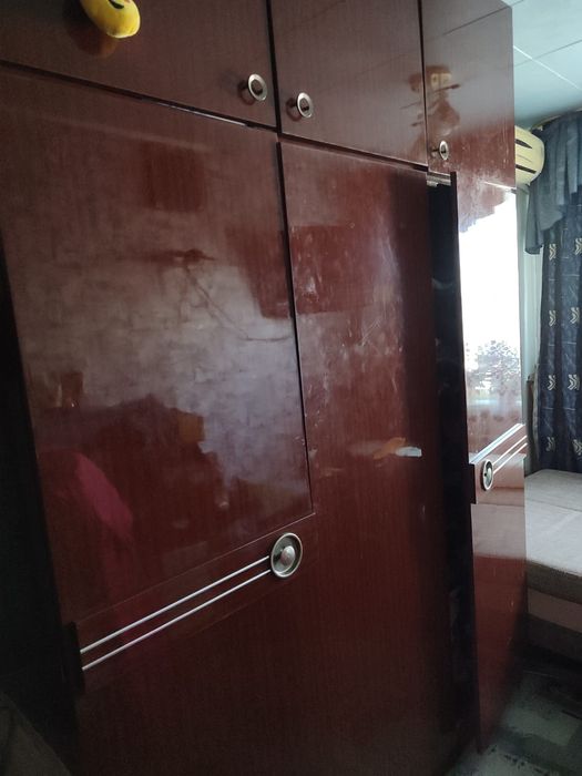 Шкаф платяной б/у