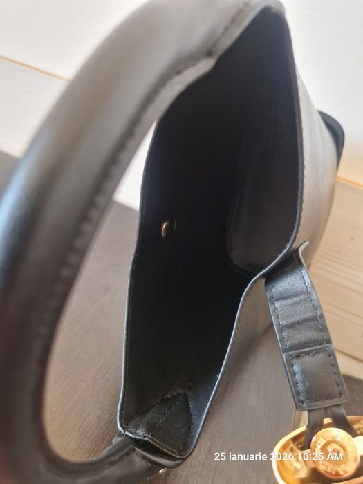 Geantă neagră elegantă,de mănă