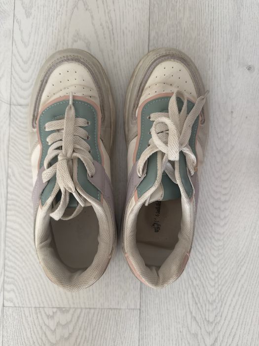 Продам зимнюю обувь