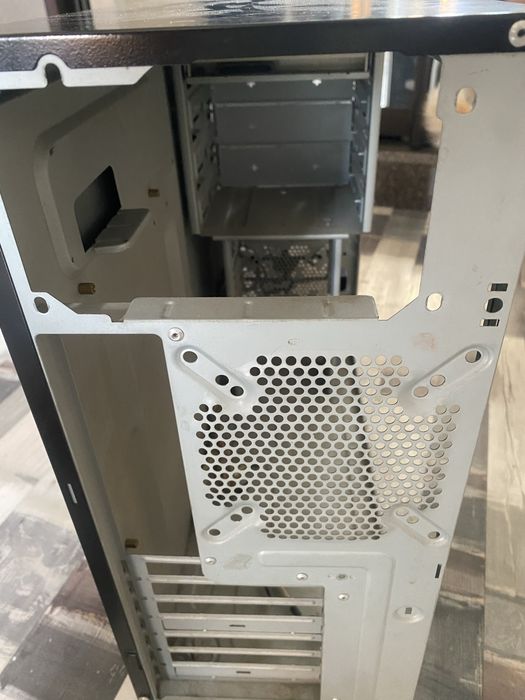 продам корпус для пк с дисководом