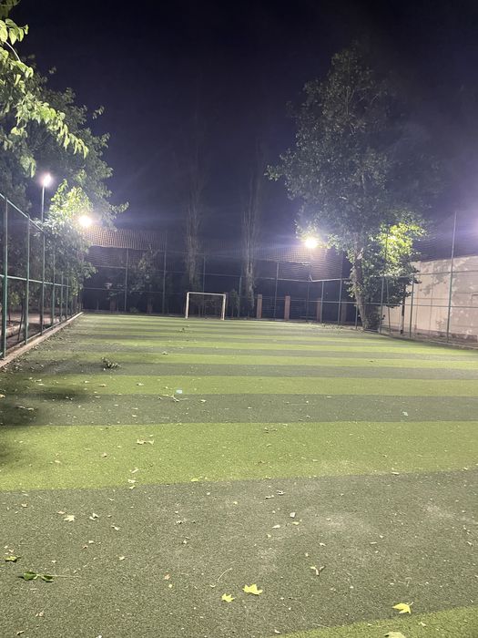 Stadion bor bron qisela boladi shtab 109-maktab maydon yaxshi va yorug