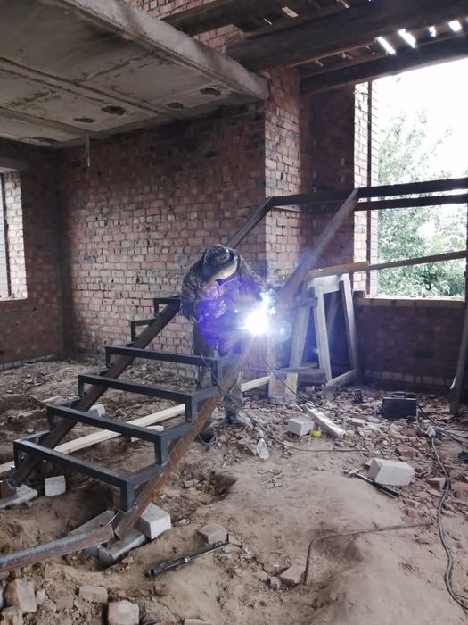 Лестницы железные