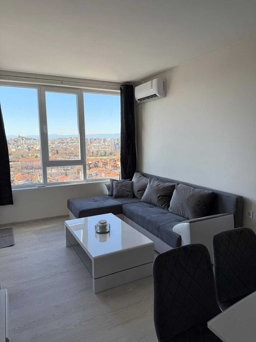 Тристаен апартамент в Съдийски