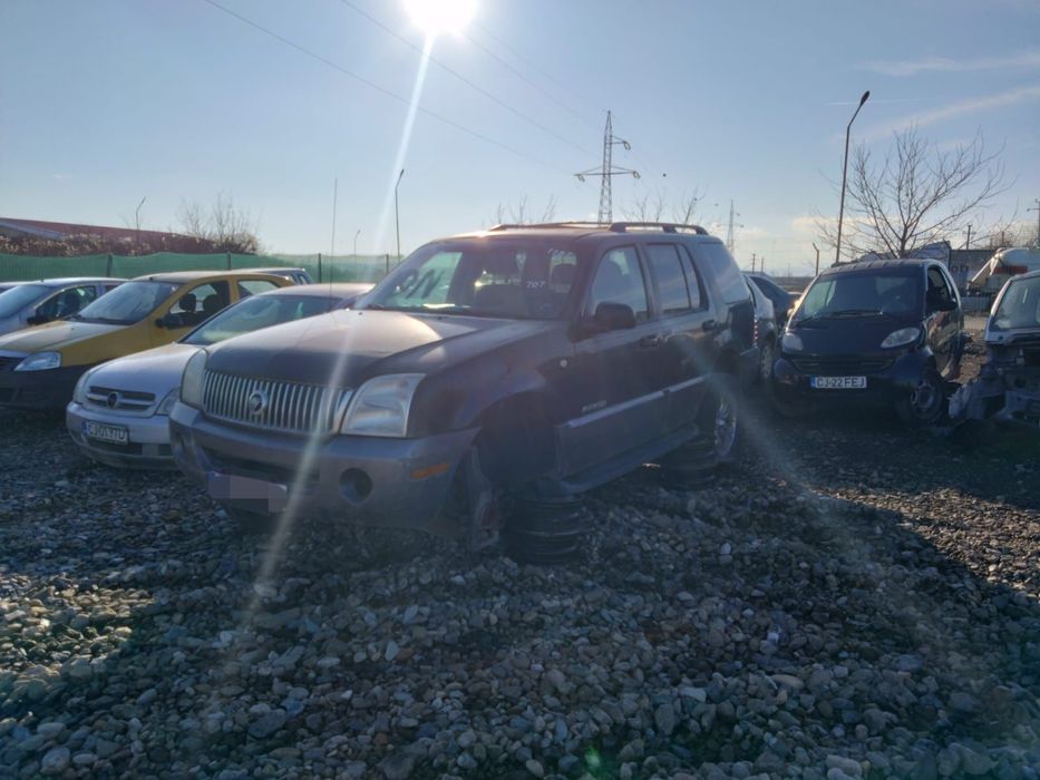 Dezmembram Mercury Mountaineer V8 4.0 Automat, 208 CP, 7 Locuri