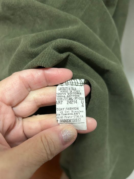 Прекрасна рокля тип-балон, цвят маслено зелено.