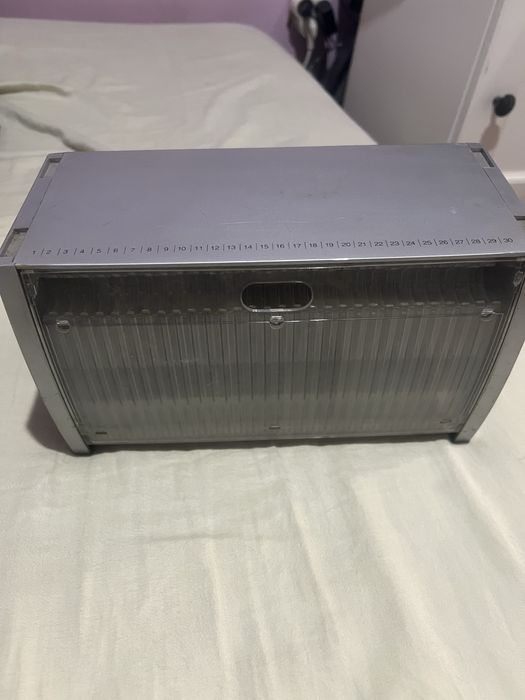 Поставка за компакт дискове