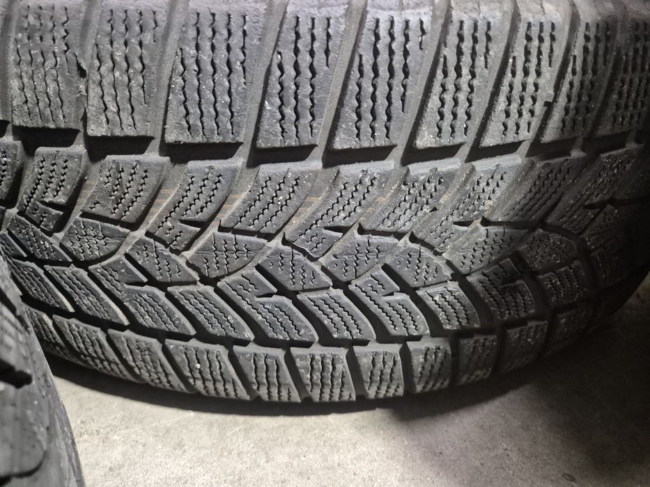 4бр. 235/60/18 зимни гуми Goodyear