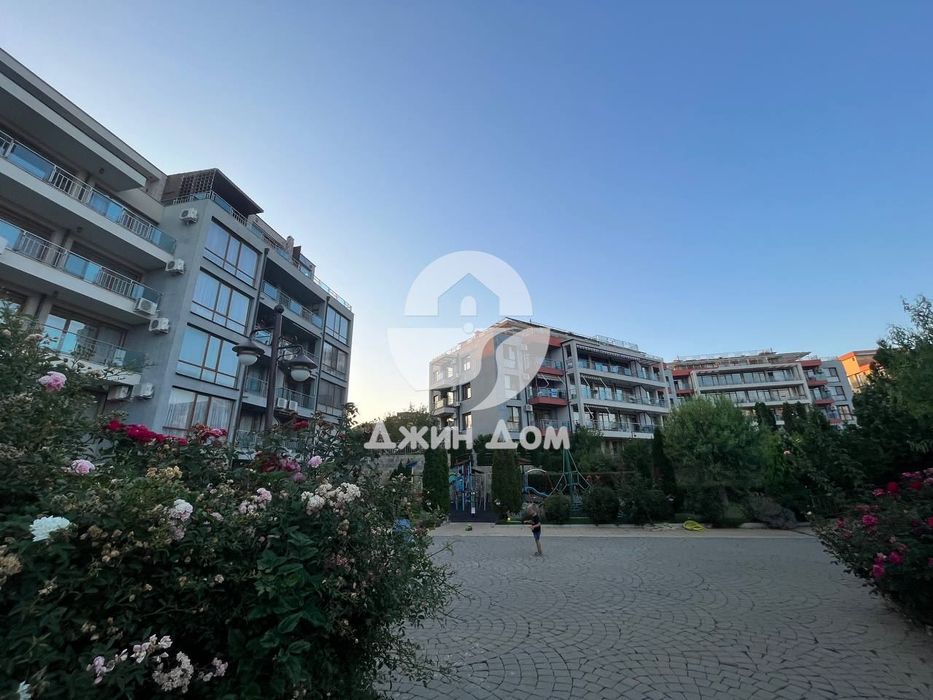 Продава се Двустаен апартамент в Свети Влас - 102 кв.м за 1304 €/кв.м - Снимка #10