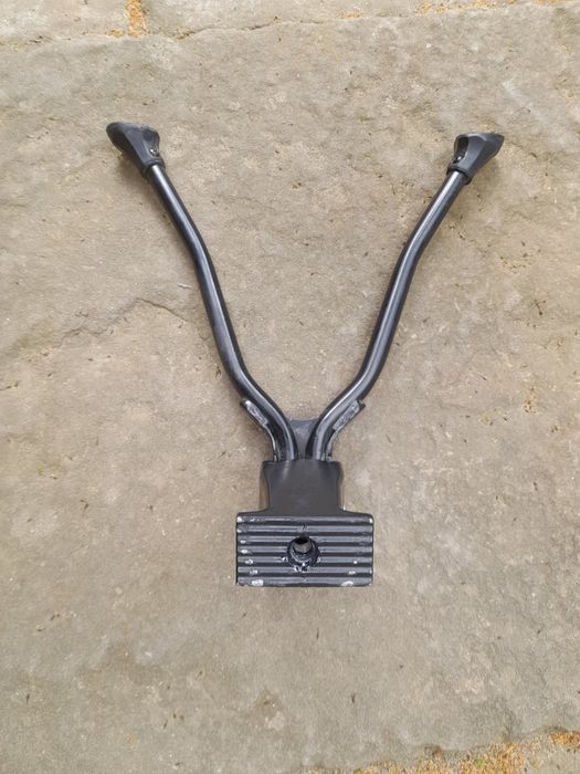 Стойка за мотопед