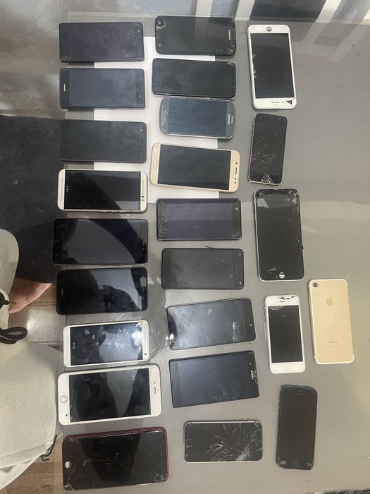 Telefoane/laptop/dvd/ PENTRU PIESE