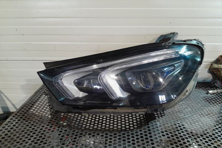 FAR STANGA  A1679061600 semnalizare defecta A1679061600 semnalizare d