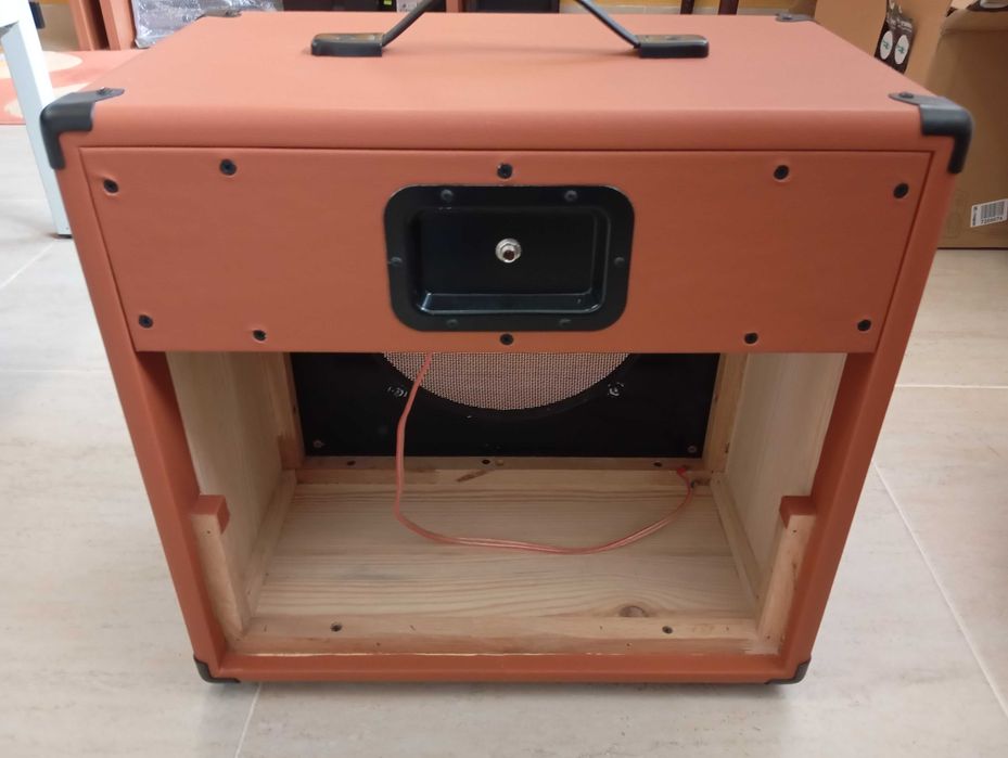 Cabinet chitara difuzor 1x12 (molid, fag)