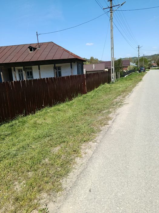 Vând casă cu teren1750mp com Gușoeni