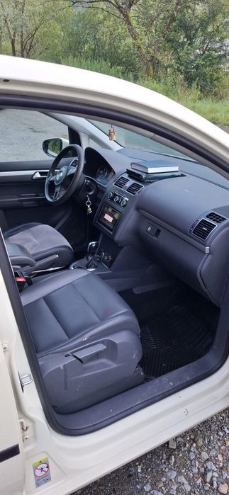 Vw Touran 2013 | 1.6 TDI DSG (AUTOMATA) 7 trepte |  Interior piele  | Acte la zi, km reali