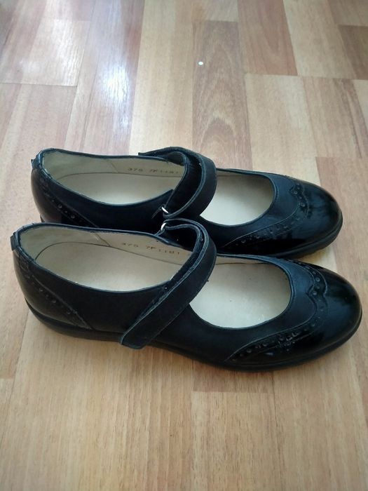 Продам туфли подростковые