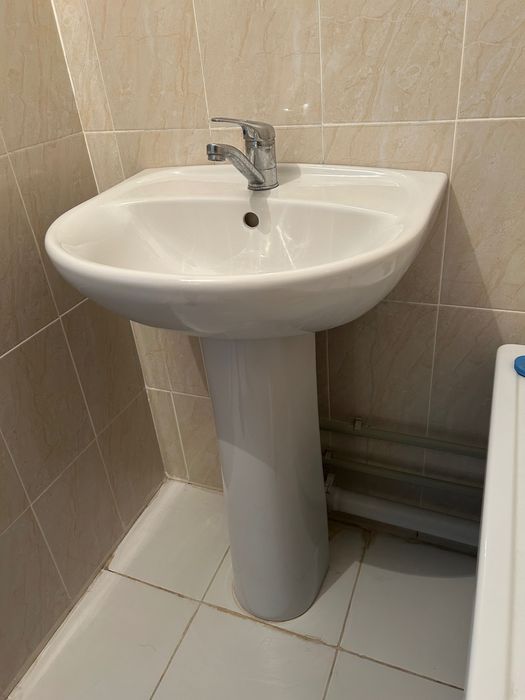 Раковина , белая