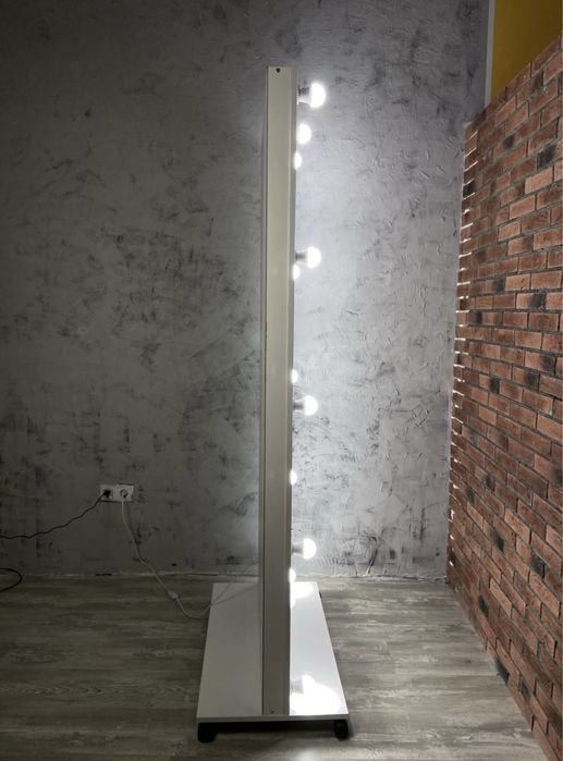 Зеркало с подсветкой