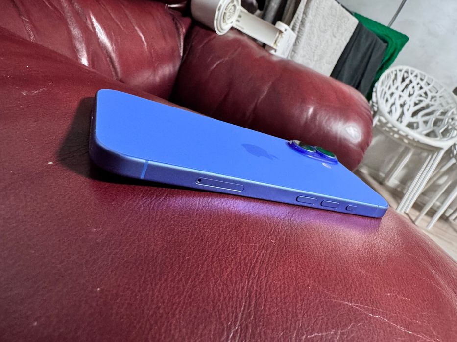 iPhone 16 Ultramarine 265gg