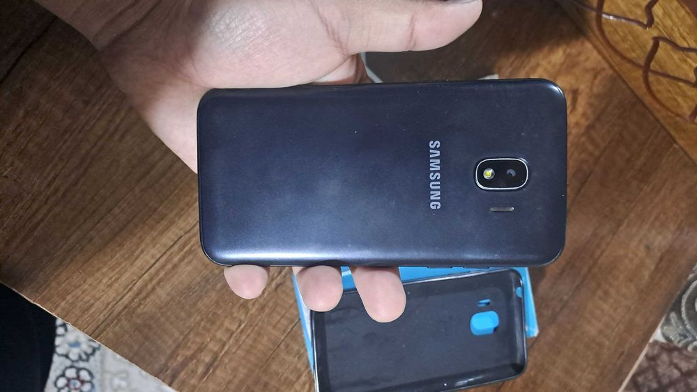 Samsung J2 2019 Va Redmi Mi band7 sotiladi