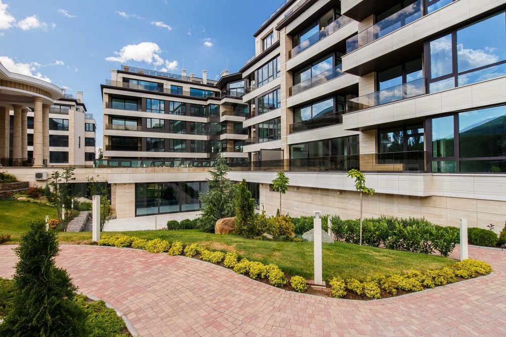 Дава се под наем Тристаен апартамент в София, Драгалевци - 160 кв.м за 330000 € - Снимка #1