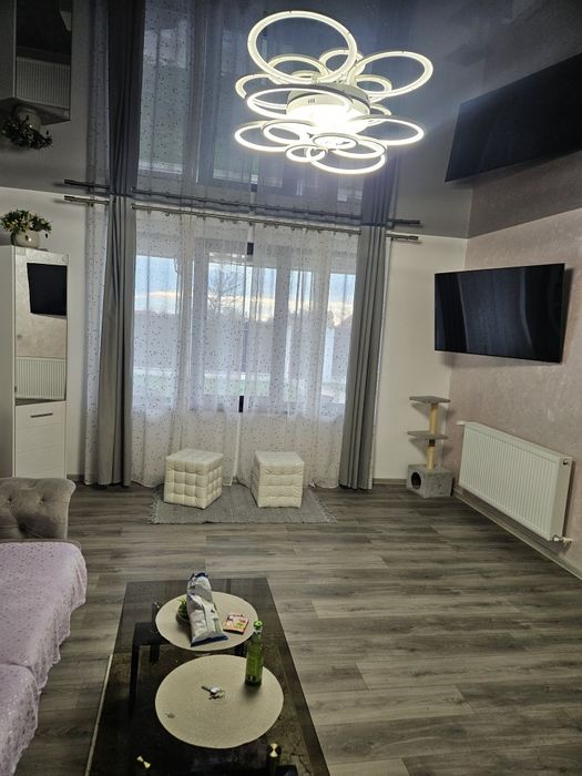 Casa de vanzare la gata