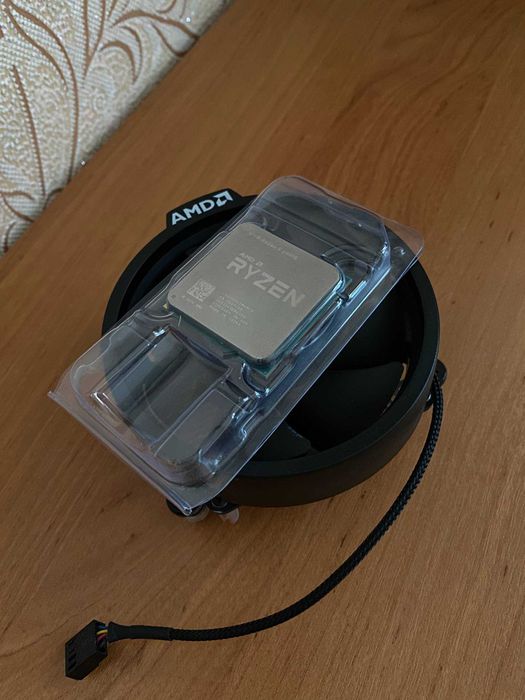 Процессор AMD Ryzen 5 2400G + AMD Wraith Stealth Cooler