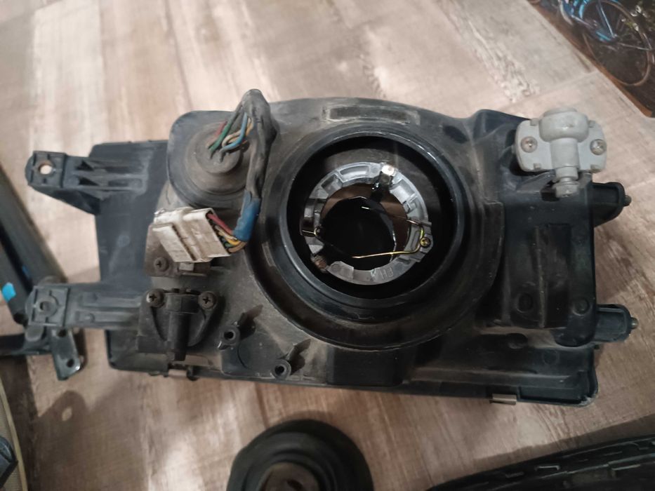 Фарове и габарити за Mitusbishi Space runner 1996