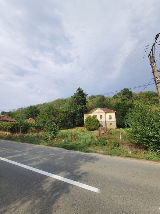 Conac pe Drumul Vinului-Păulis