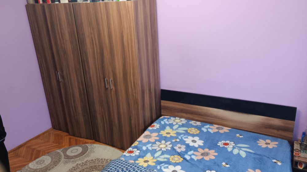 Vând mobila de dormitor completa