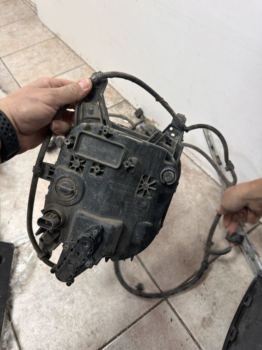 Продам противотуманную фару в сборе