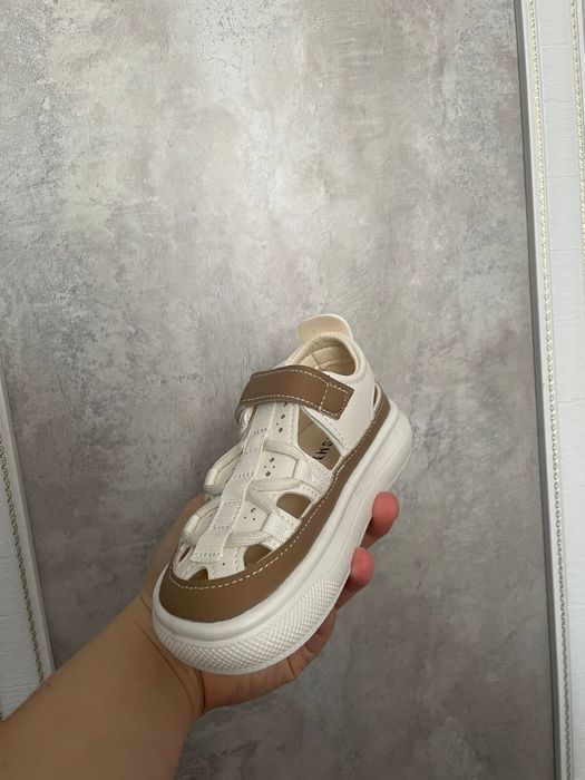 Продам детские сандали