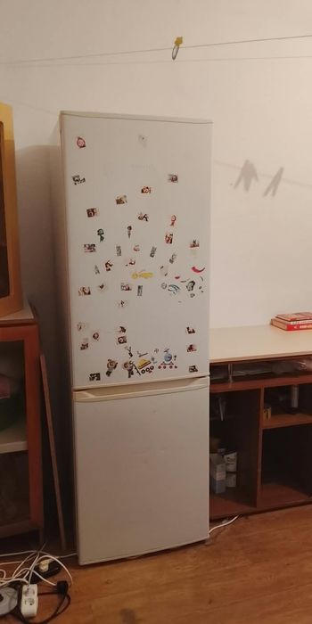 Холодильник продается