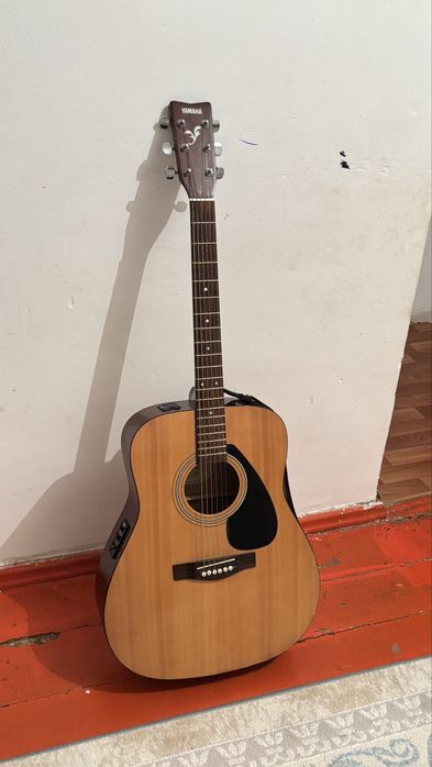 Гитара Yamaha F310 акустика