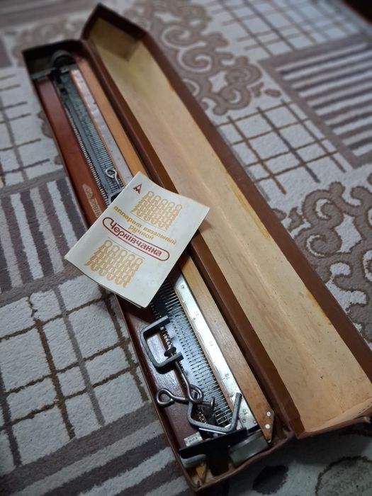 ВЯЗАЛЬНАЯ машинка Чернивчанка