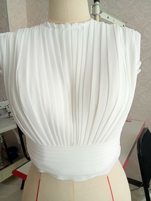 Abaya kelin kuylak. Instagram: Rayxon Ibadullayeva R