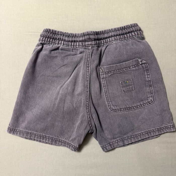 Pantaloni scurți gri închis de la  Zara, mărimea 5-6 ani (116)