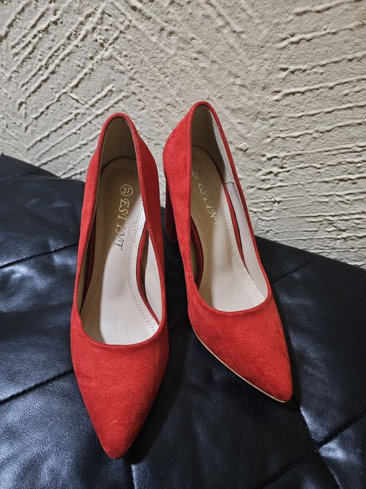 Pantofi stiletto