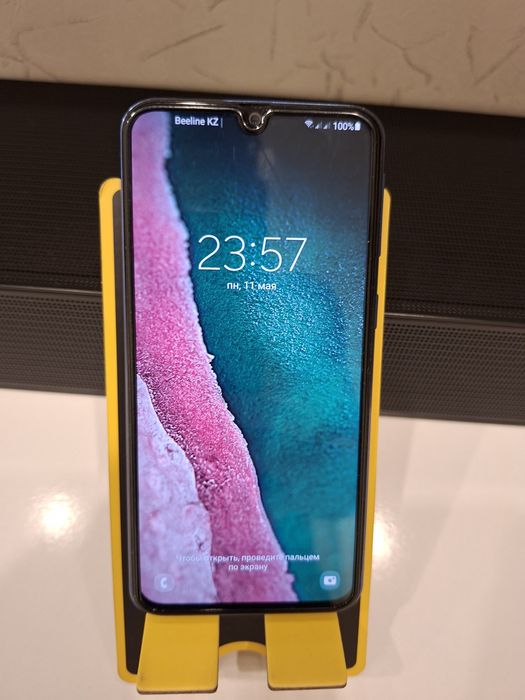 Продам смартфон Samsung A40 в отличном состоянии