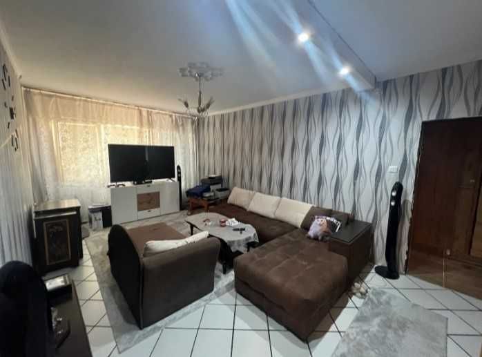 Продава се Тристаен апартамент в София, Център - 90 кв.м за 2500 €/кв.м - Снимка #2