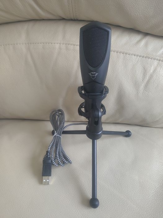 Microfon cu usb GXT cu trepied