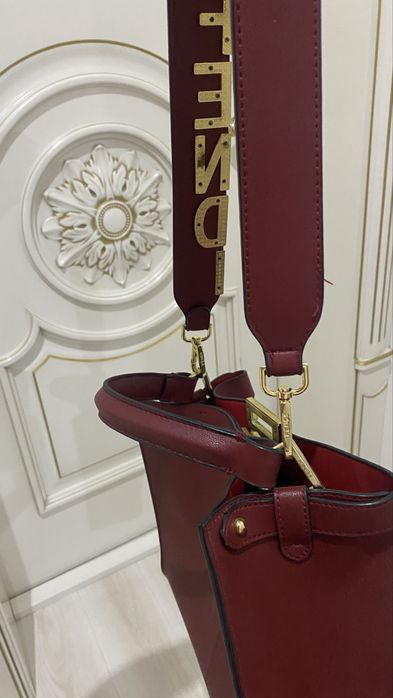 Сумка фенди б/у из эко кожи