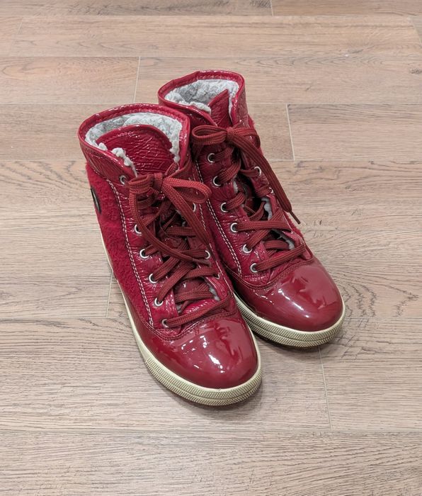 Женские зимние ботинки