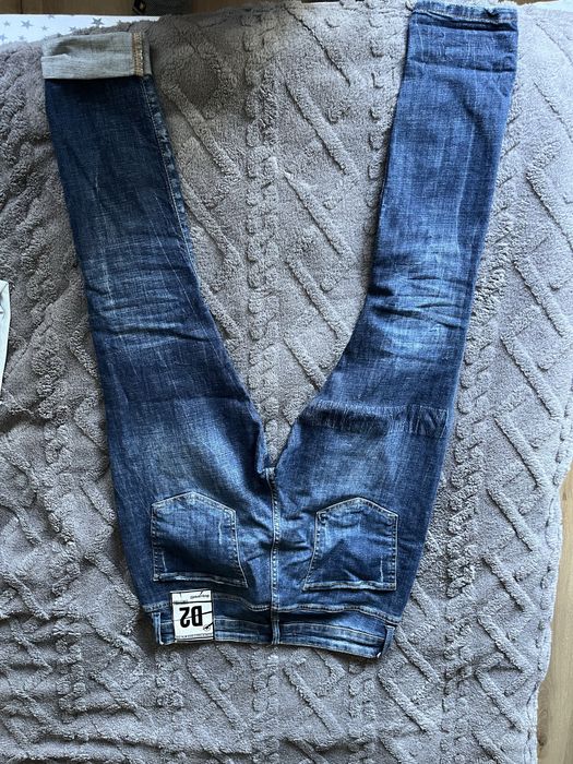 Продавам дълги дънки Dsquared и Bershka!