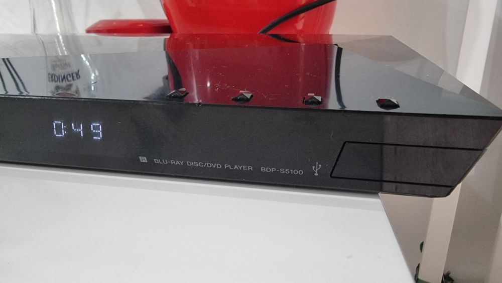 Sony blu-ray disc ,/ dvd player  slim ,perfect