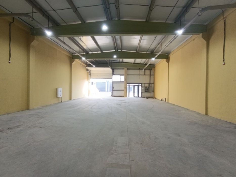 INDEX savdo majmuasida H-8 blokda 263 kv.m sklad arendaga beriladi .