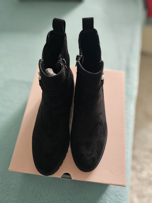 Vând ghete damă mărimea 37!!